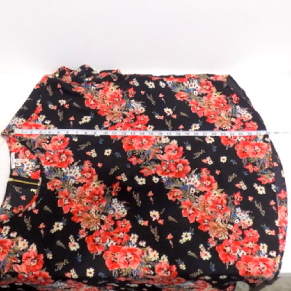 Maurices Women's Black Multicolor Floral Short Sleeve Top – Size: 3X - Picture 7 of 11